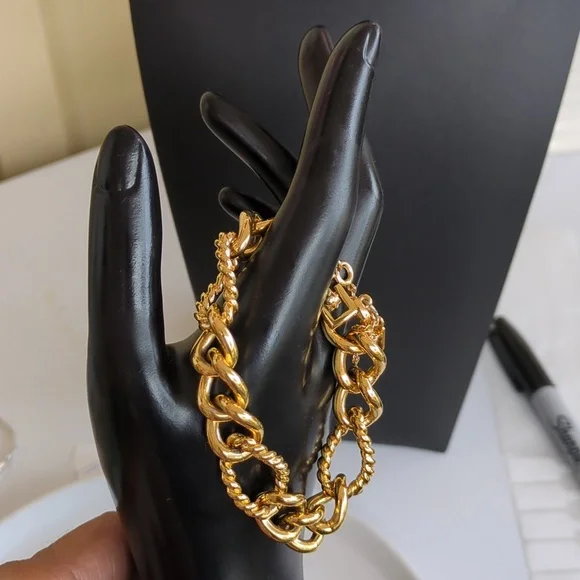 Monet‎ Gold Plated Bracelet - Picture 3 of 6